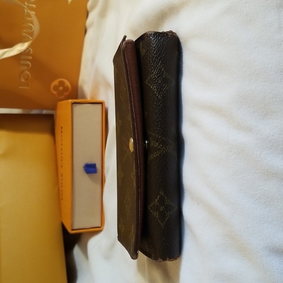 Louis Vuitton Monogram Porte-Monnaie Tresor Wallet - Picture 17 of 17